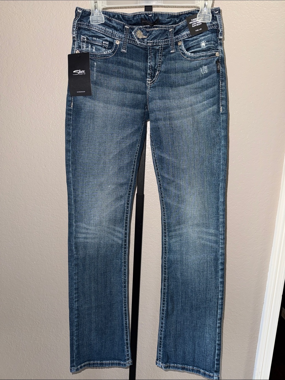 Silver Jeans Women Straight Leg Jeans in Dark Blue Wash